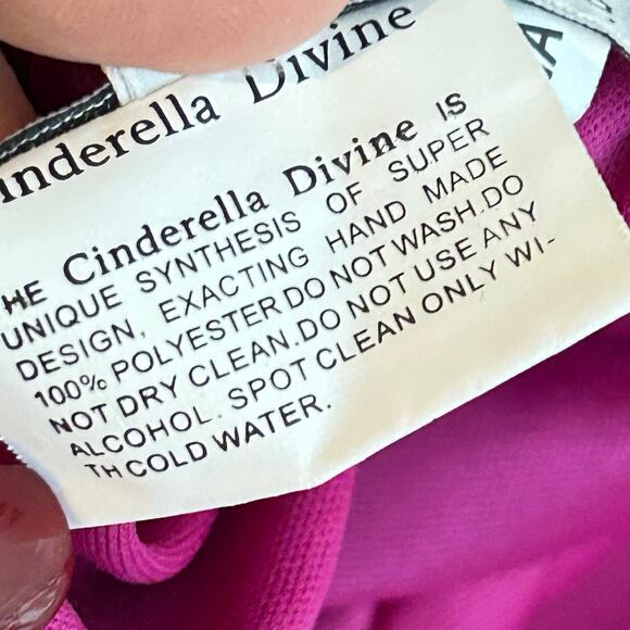 Cinderella Divine Formal Magenta Sparkle Lace-up back size 2 - Picture 8 of 8